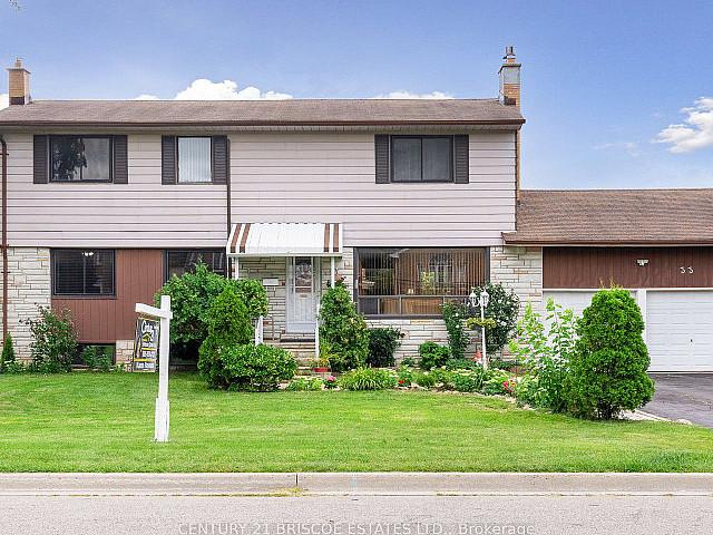 3 Bdrms 2 storey Home, Double Garage, 7 Car Parking!