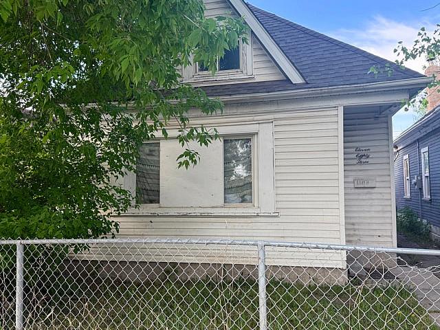 3 Bed/1 Bath House In Shaughnessy Park West Of Mcphillips