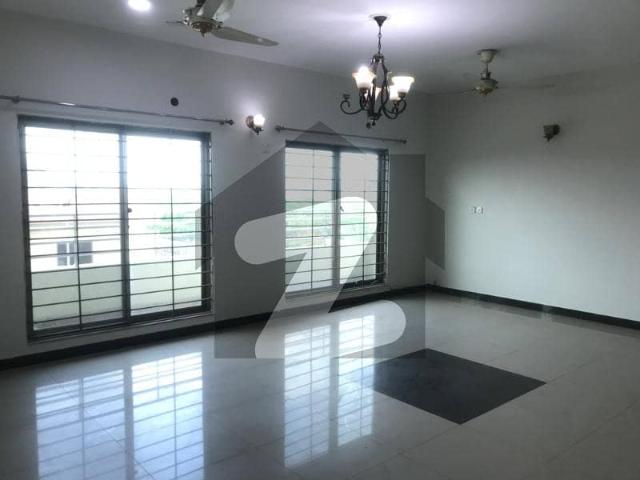 3 Bed 10 Marla Flat for Sale in Askari 10 Sector F, Lahore