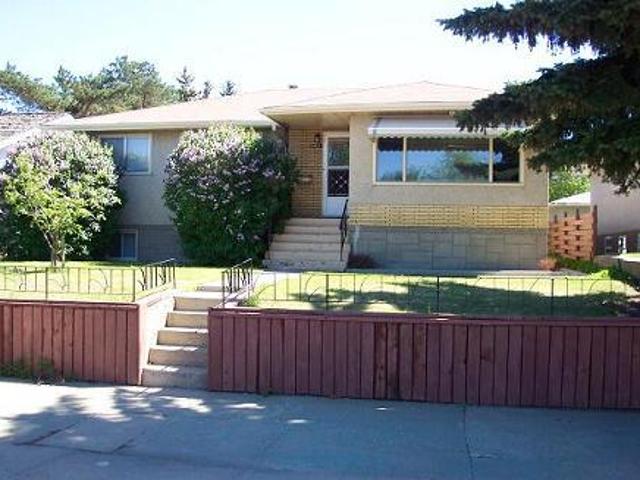 3 Bed 1 bath main floor suite near RIVER VALLEY in Forest Hts