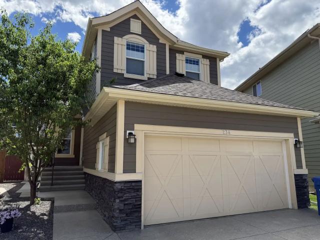 3 BED, 1 DEN/HOME OFFICE, 2.5 BATH