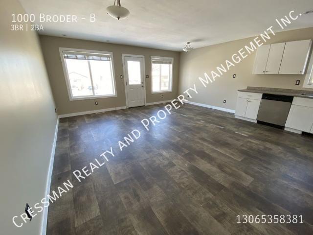 3 bed, 1.5 bath townhouse