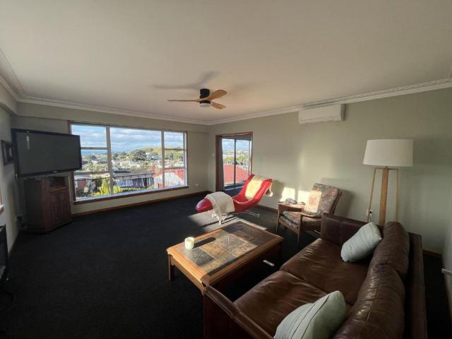 3 bed, 2 bath Power and Internet included in.