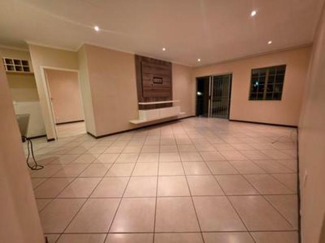 3 bed, 2 bath townhouse to rent