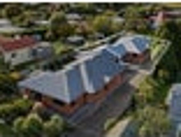 3 Bed 2 Bath Townhouse with Internal access garage