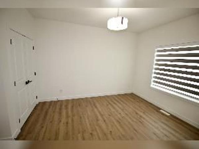 3 Bed 2.5 Bath Dbl Garage Balcony Townhouse For Rent Leduc