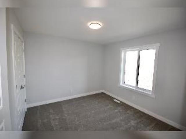 3 Bed 2.5 Bath Double Garage Southfort Fort Sask