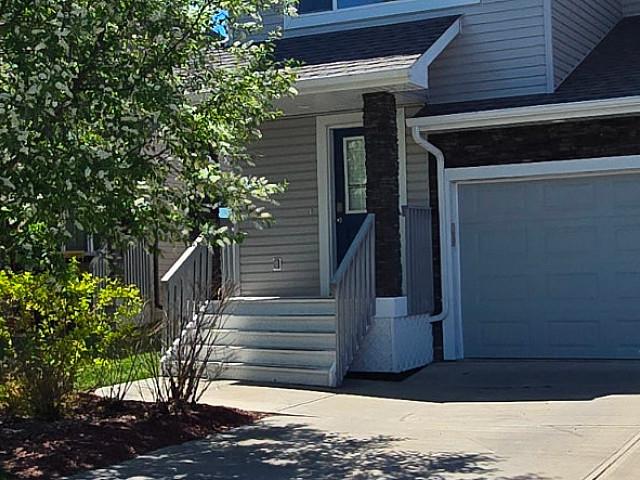 3 Bed | 2.5 Bath | Duplex — $2,250/month + Utilities  Dd = $2250