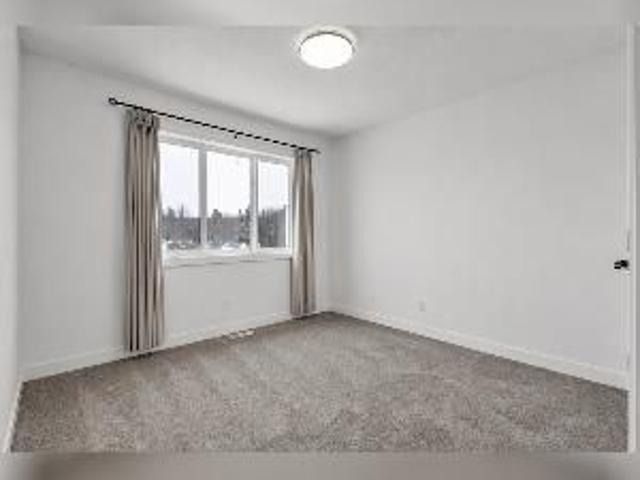 3 Bed 2.5 Bath Duplex Dbl Garage Home for Rent The Hamptons