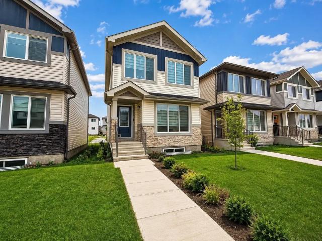 3 Bed, 2.5 Bath Rental Home in Crystallina Nera, NE Edmonton