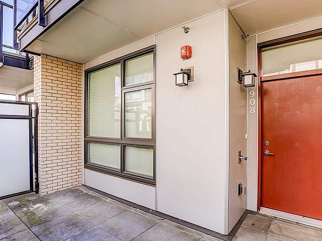 3 Bed / 3 Bath Townhouse For Rent available 08/01/2026