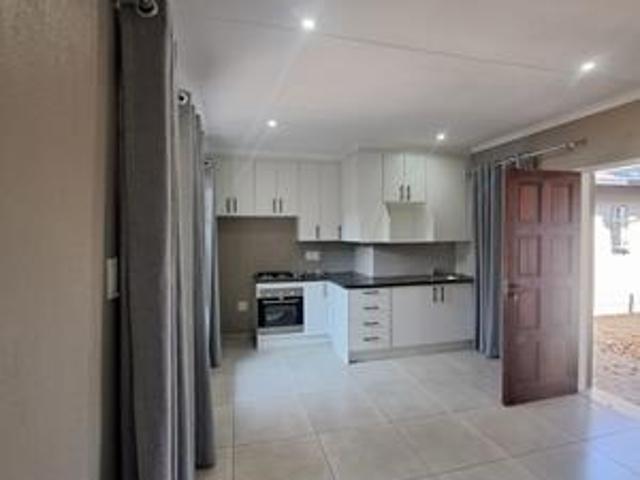 3 bed 3 bath to rent