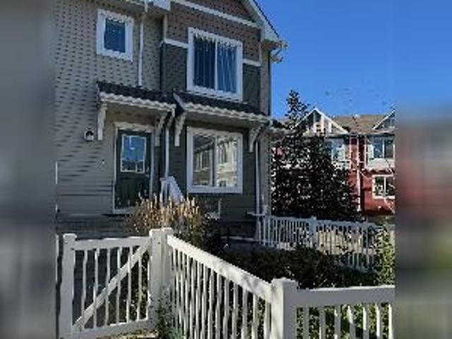 3 Bed 2.5 Bath Clareview Townhouse For Rent