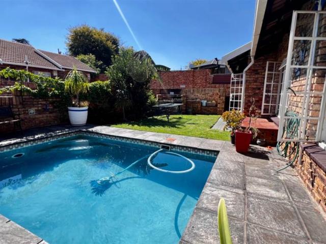 3 Bed Townhouse in Krugersdorp North
