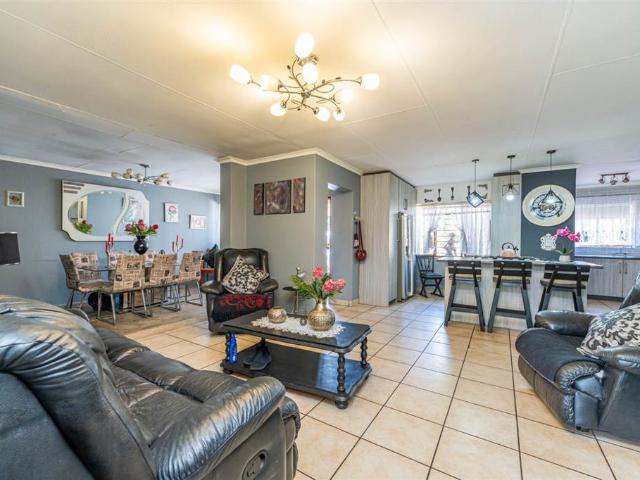 3 Bed Townhouse in Noordheuwel