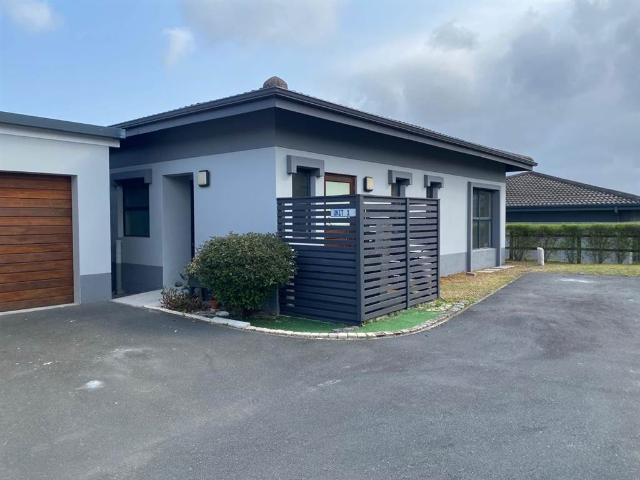 3 Bed Townhouse in Palm Lakes Estate