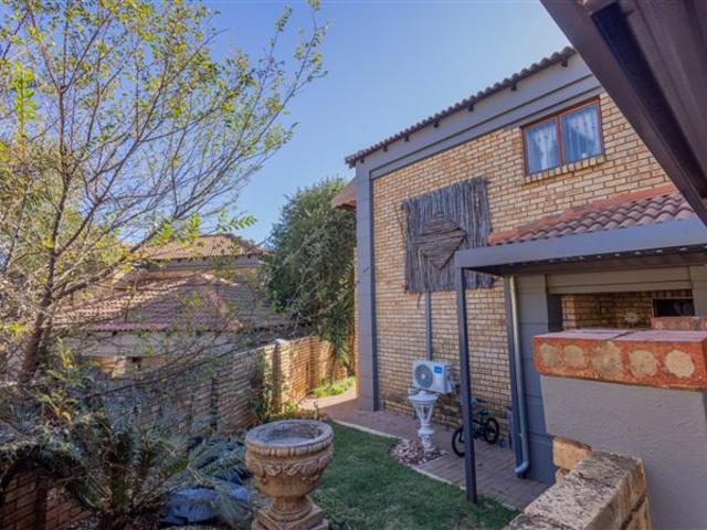 3 Bed Townhouse in Pinehaven