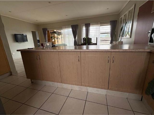 3 Bedroom Townhouse in Pioneer Park