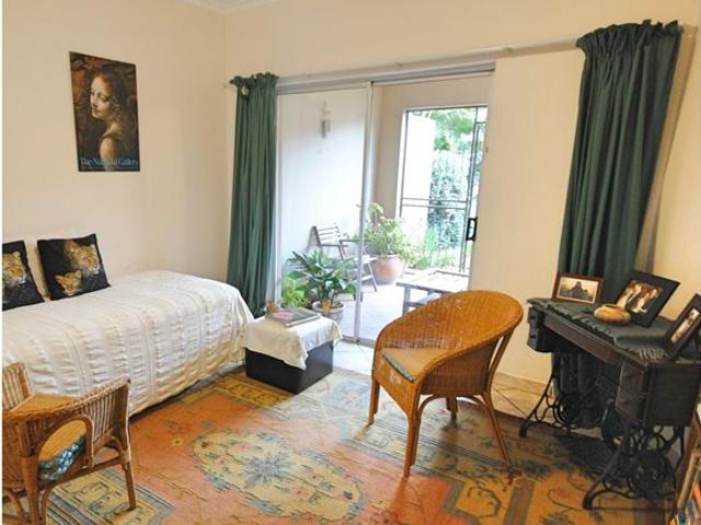 3 Bed Townhouse in Vanderbijlpark SE2
