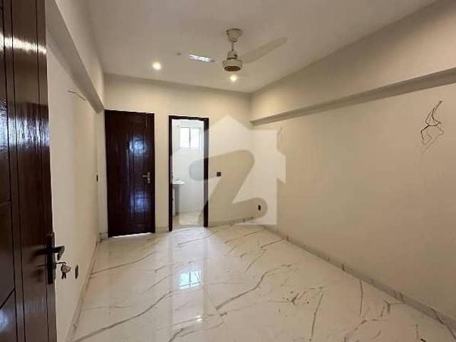 3 Bed APARTMENT Available For Rent