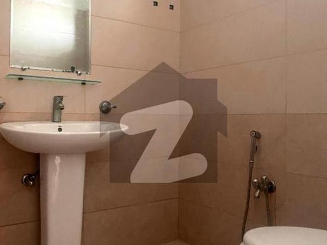 3 Bed Apartment In Well Maintained Building Available For Rent Bahria Town Phase 8