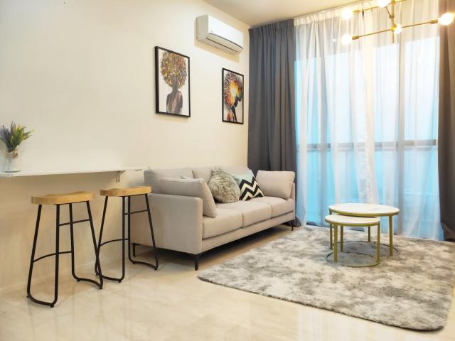 3 Bed Condo for Home Rental in 10 Stonor 801sqft