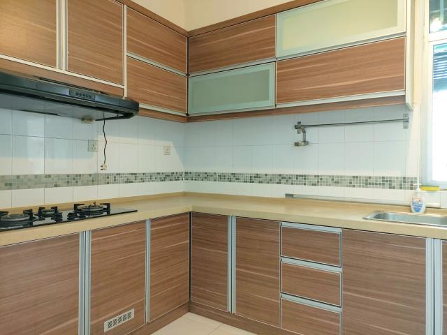 3 Bed Condo for Home Rental in Metropolitan Square Condominium 1,295sqft