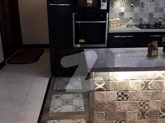 3 Bed DD 1600 Square Feet 3rd Floor Flat For Sale In Hassan Apartment