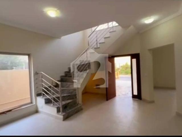 3 Bed DD Villa On Park Street In Precinct 10A Investor Price