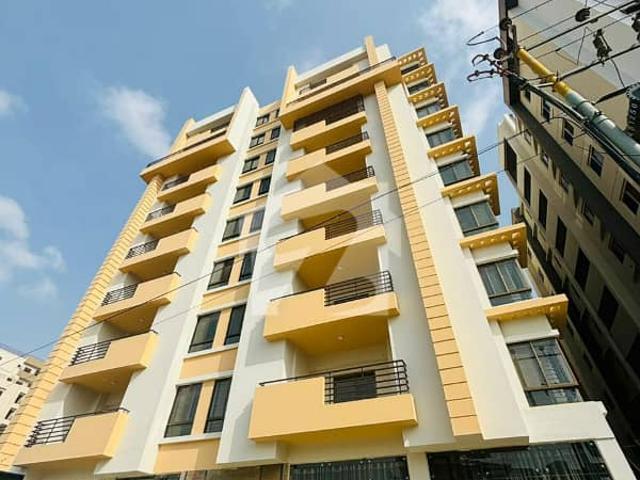 3 BED DD With 24 Hours Electricity Water And Gas In Jinnah Avenue