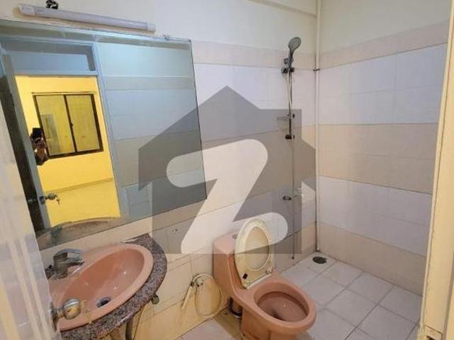 3 Bed DD Apartment For Rent Karachi Beach Clifton Block 3