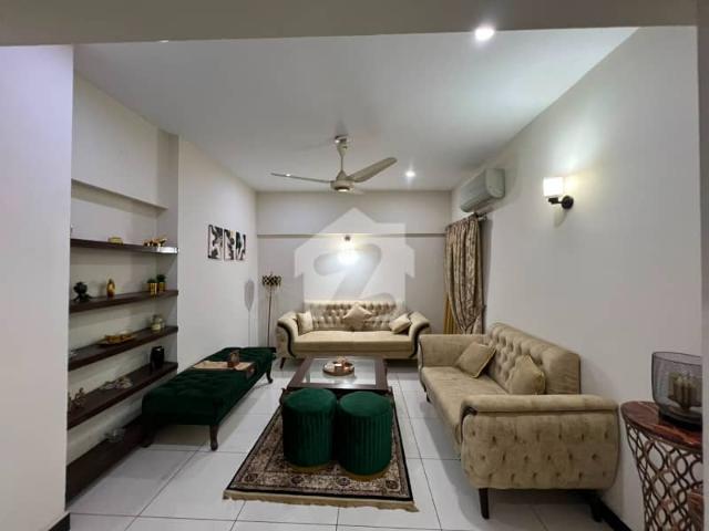 3 Bed DD apartment in King Tower. Spacious 1600 sqft layout with modern finishes