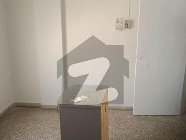 3 bed dd flat available for rent at block 7, gulshan e iqbal block 7
