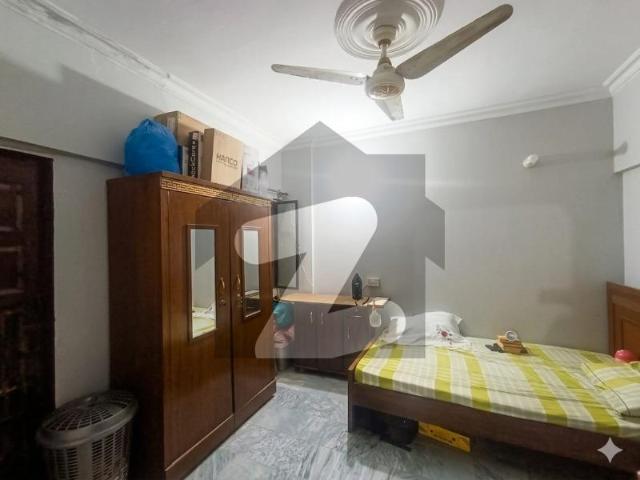 3 bed dd flat available for rent ideal location gulshan e iqbal block 13/d 2