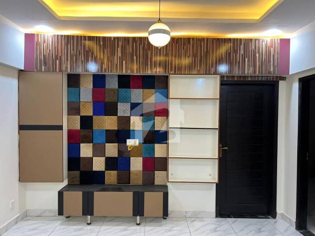 3 Bed DD Flat Available For Rent In Kings Cottages Block 7 Gulistan E Jauhar Karachi