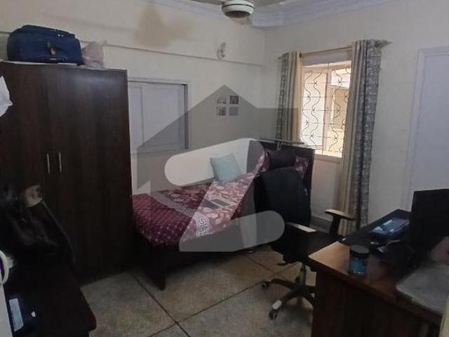 3 bed dd flat for rent in boundary wall apartment gulshan e iqbal block 13/b