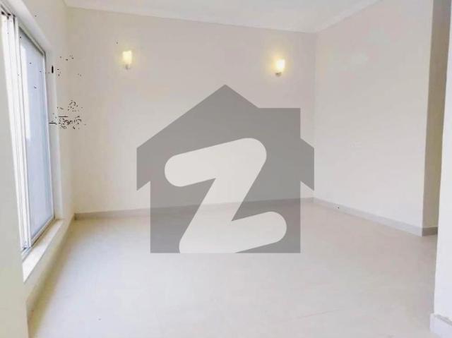 3 Bed DD Lounge 200 Square Yard Villa FOR SALE All Amenities Nearby Including Parks, Mosques And Gallery Bahria Town Precinct 10 A