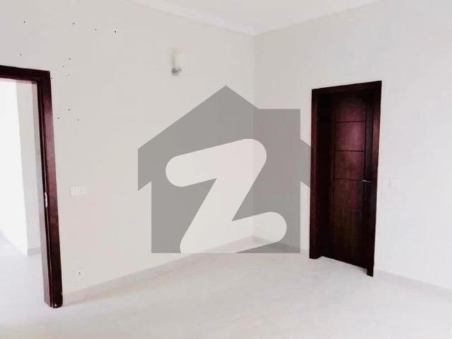 3 Bed DD Lounge 200 Square Yard Villa FOR SALE All Amenities Nearby Including Parks, Mosques And Gallery Bahria Town Precinct 10 A