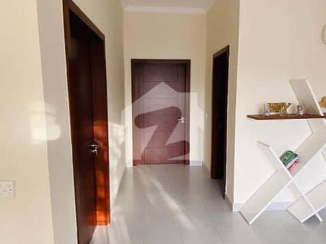 3 Bed DD Lounge 200 Square Yard Villa FOR SALE Top Heighted Location Near Murree Point BTK Hill View
