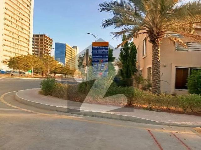 3 Bed DD Quaid Villa Fully Renovated Near Entrance and Walking distance to Masjid Mart, etc