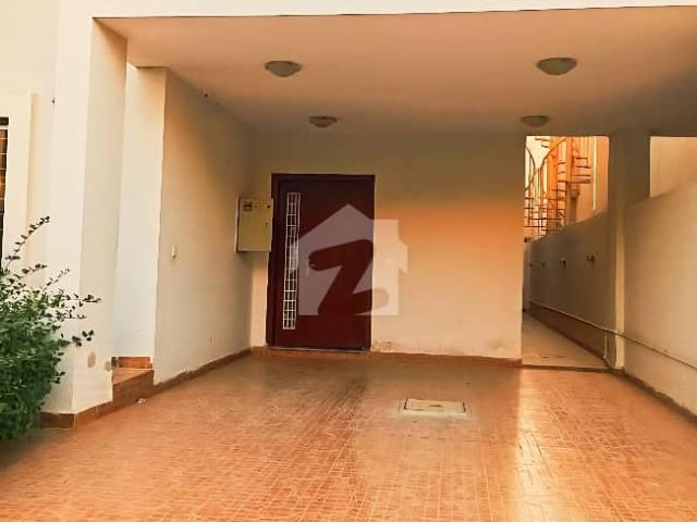 3 Bed DD Quaid Villa Fully Renovated Near Entrance and Walking distance to Masjid Mart, etc