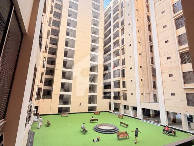 3 bed drawing dining west open main road facing apartment for rent in kings presidency