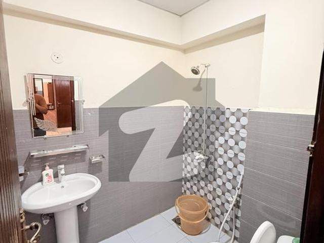 3 bed drawing dining west open main road facing apartment for rent in kings presidency gulistan e jauhar block 3 a
