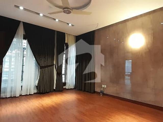 3 Bed Drawing Dining With Servant Quarter 600 Yard 1st Floor With Roof Bungalow Portion West Open Corner Boundary Wall Covered Society Available For Rent Prime Location Tipu Sultan Road