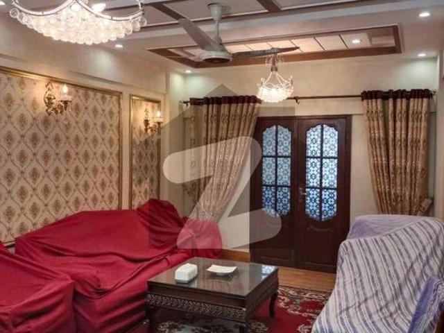 3 Bed Drawing Lounge Front Facing Ideal Location Car Parking Old Construction But Well Maintained Flat Jamshed Road