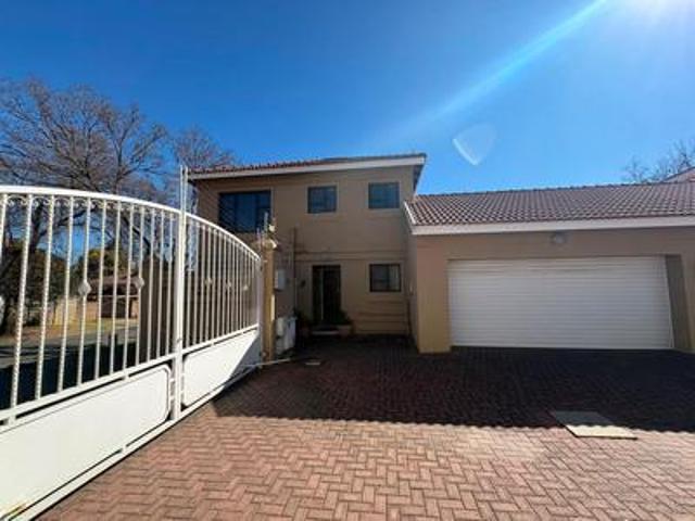 3 bed duplex in secure 4 unit comple.