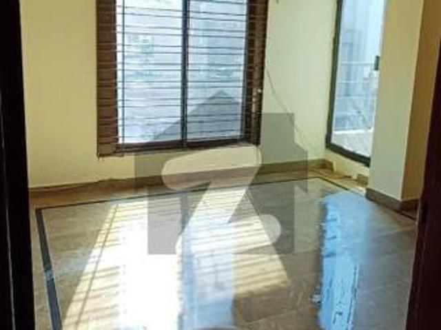 3 bed flat for rent family plza mini market All facilities available G 15