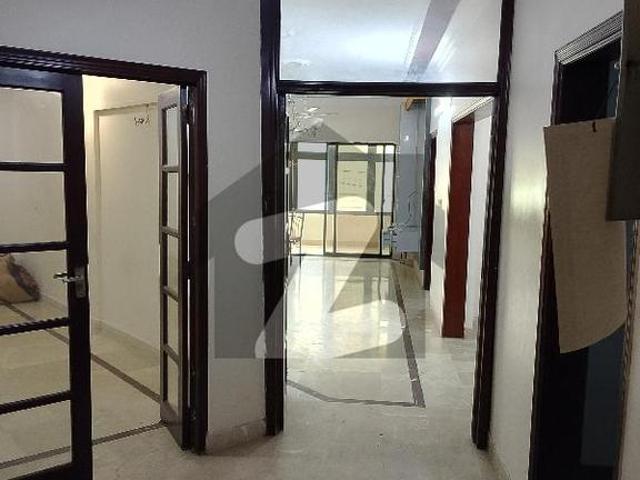 3 bed flat for rent residential area civil lines