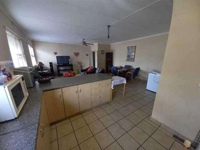 3 Bed Flat in Ladismith