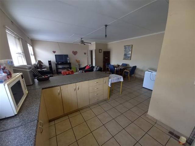 3 Bed Flat in Ladismith